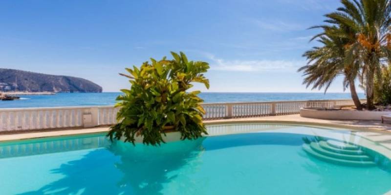 EXPROPRIATION OF BEACH FLATS