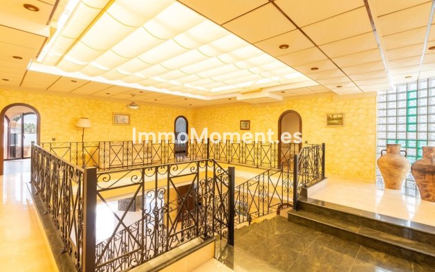 Resale - Detached villa - Orihuela Costa