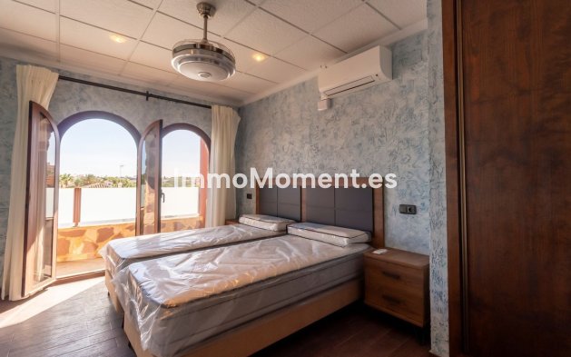 Resale - Detached villa - Orihuela Costa