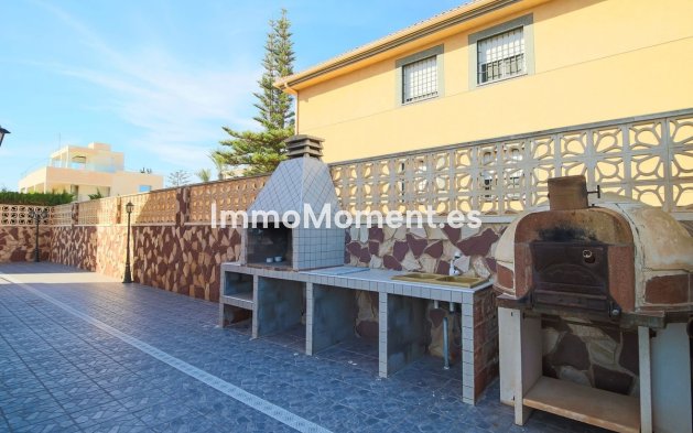 Resale - Detached villa - Orihuela Costa