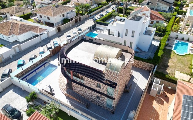 Resale - Detached villa - Orihuela Costa