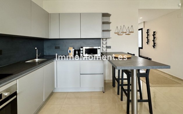 Resale - Apartment - Puerto Banús
