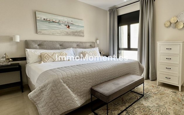 Resale - Apartment - Puerto Banús