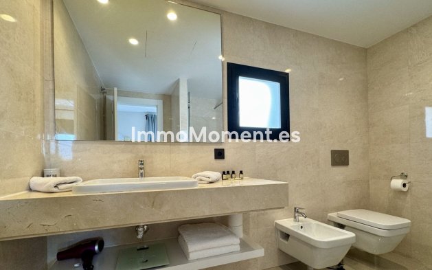 Resale - Apartment - Puerto Banús