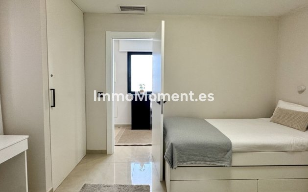 Resale - Apartment - Puerto Banús