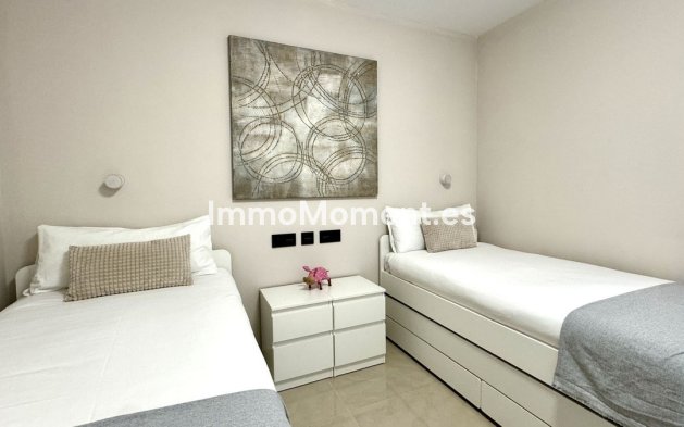 Resale - Apartment - Puerto Banús