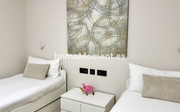 Resale - Apartment - Puerto Banús