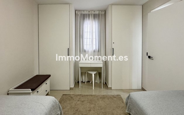 Resale - Apartment - Puerto Banús