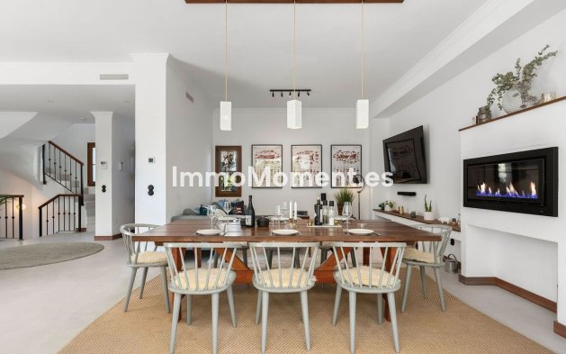 Resale - Detached villa - Estepona - Selwo