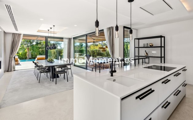 Resale - Detached villa - Marbella - Nueva Andalucía