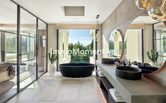 Resale - Detached villa - Marbella - Nueva Andalucía