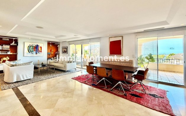 Resale - Apartment - Marbella - Nueva Andalucía