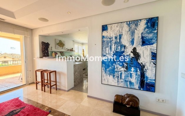 Resale - Apartment - Marbella - Nueva Andalucía