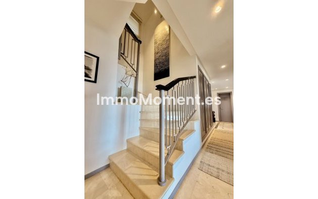 Resale - Apartment - Marbella - Nueva Andalucía