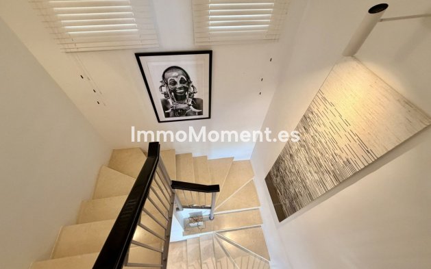 Resale - Apartment - Marbella - Nueva Andalucía