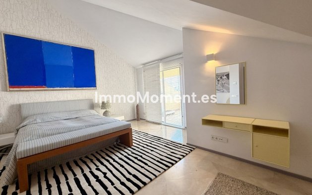 Resale - Apartment - Marbella - Nueva Andalucía
