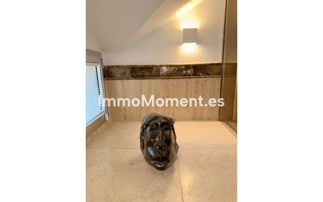 Resale - Apartment - Marbella - Nueva Andalucía