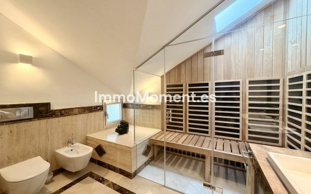 Resale - Apartment - Marbella - Nueva Andalucía