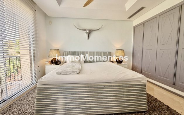 Resale - Apartment - Marbella - Nueva Andalucía