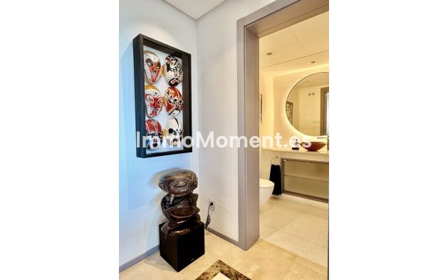 Resale - Apartment - Marbella - Nueva Andalucía