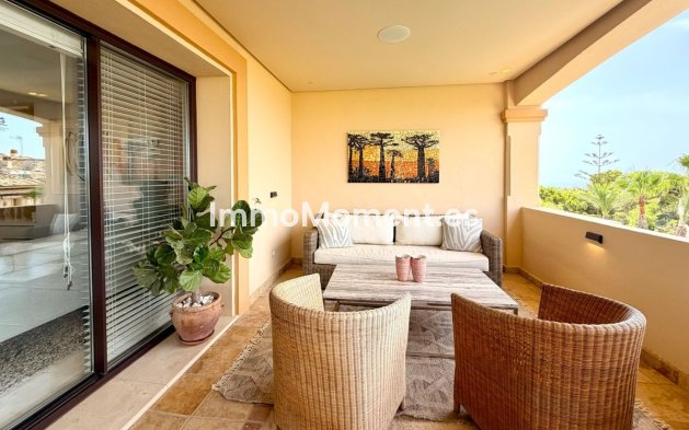 Resale - Apartment - Marbella - Nueva Andalucía