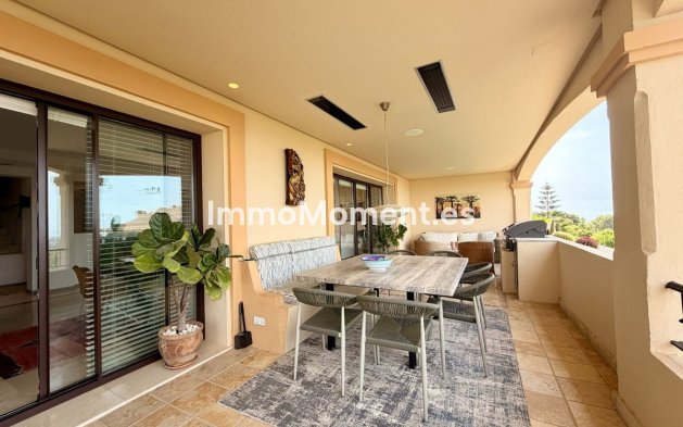 Resale - Apartment - Marbella - Nueva Andalucía