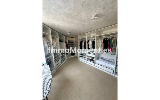 Wiederverkauf - Freistehende Villa - Estepona  - Estepona Centro