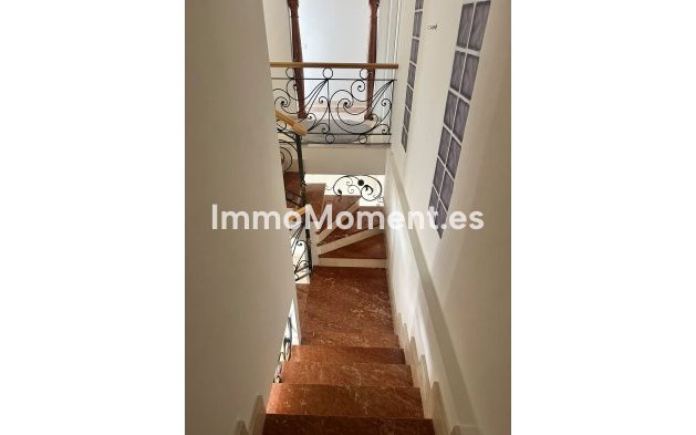 Wiederverkauf - Freistehende Villa - Estepona  - Estepona Centro