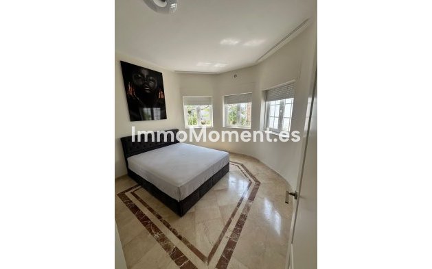 Wiederverkauf - Freistehende Villa - Estepona  - Estepona Centro