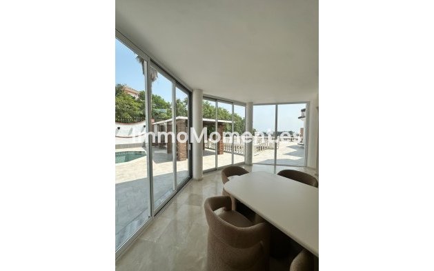 Wiederverkauf - Freistehende Villa - Estepona  - Estepona Centro