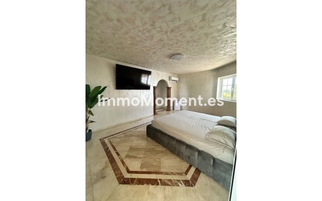 Wiederverkauf - Freistehende Villa - Estepona  - Estepona Centro