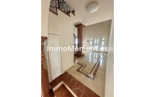 Wiederverkauf - Freistehende Villa - Estepona  - Estepona Centro