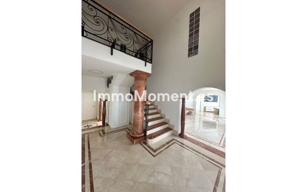 Wiederverkauf - Freistehende Villa - Estepona  - Estepona Centro