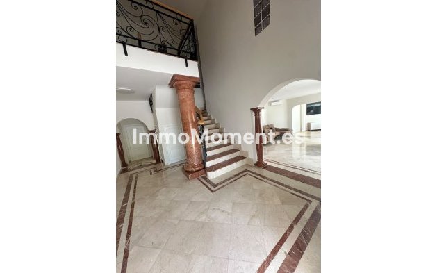 Wiederverkauf - Freistehende Villa - Estepona  - Estepona Centro