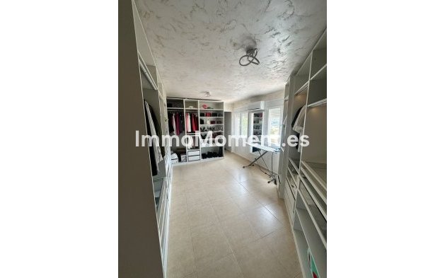 Wiederverkauf - Freistehende Villa - Estepona  - Estepona Centro