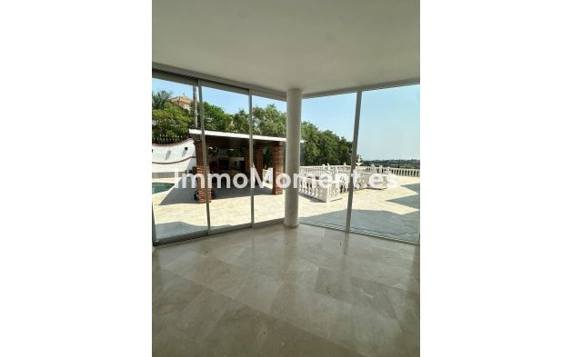 Wiederverkauf - Freistehende Villa - Estepona  - Estepona Centro