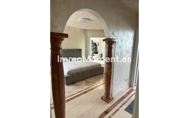 Wiederverkauf - Freistehende Villa - Estepona  - Estepona Centro