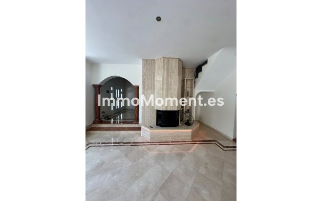 Wiederverkauf - Freistehende Villa - Estepona  - Estepona Centro