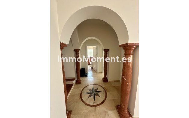 Wiederverkauf - Freistehende Villa - Estepona  - Estepona Centro