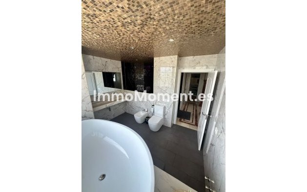 Wiederverkauf - Freistehende Villa - Estepona  - Estepona Centro