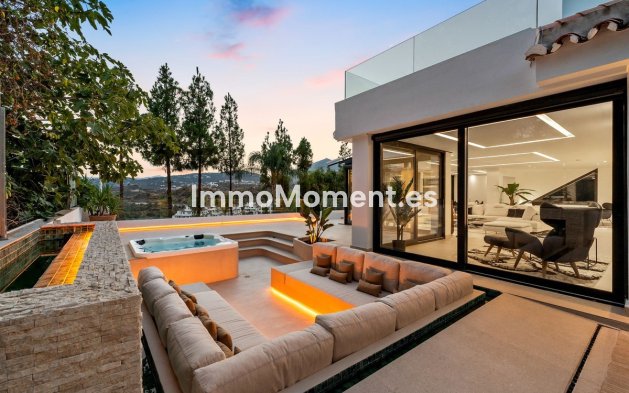 Wiederverkauf - Freistehende Villa - Marbella - Nueva Andalucía
