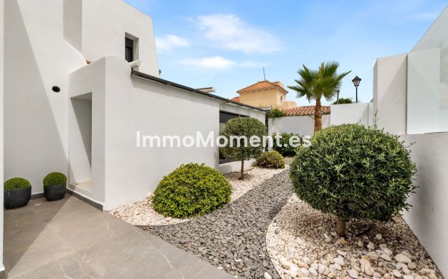 Wiederverkauf - Freistehende Villa - Marbella - Nueva Andalucía