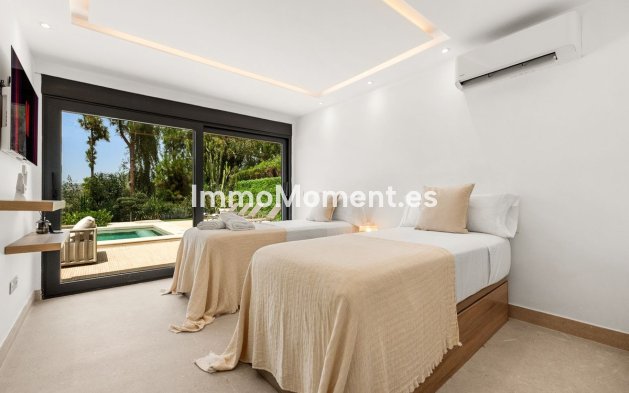 Wiederverkauf - Freistehende Villa - Marbella - Nueva Andalucía