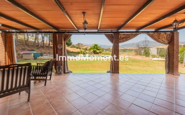 Resale - Country house - Inland  - Coín