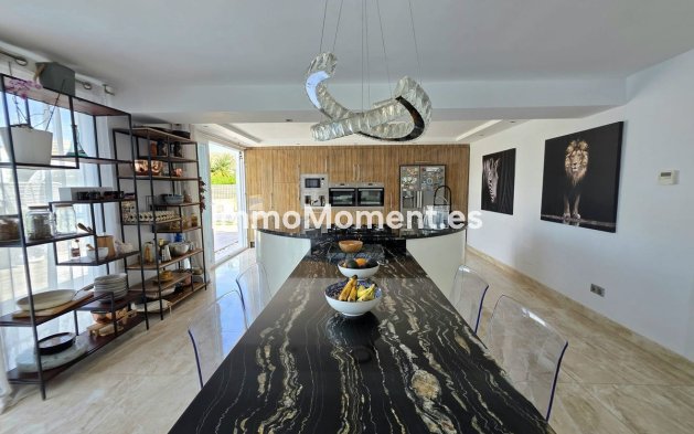 Reventa - Villa independiente - Marbella - Elviria