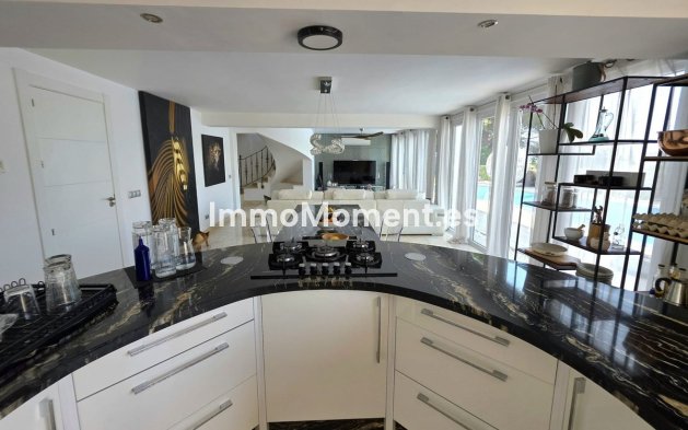 Reventa - Villa independiente - Marbella - Elviria