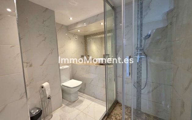 Reventa - Villa independiente - Marbella - Elviria