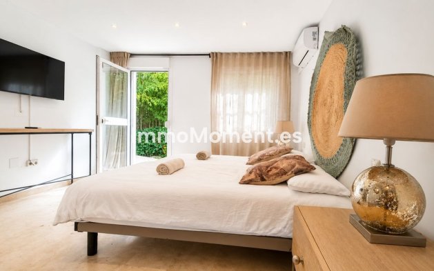 Resale - Detached villa - Marbella - Las Chapas