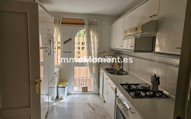 Wiederverkauf - Reihenhaus - Estepona  - Atalaya