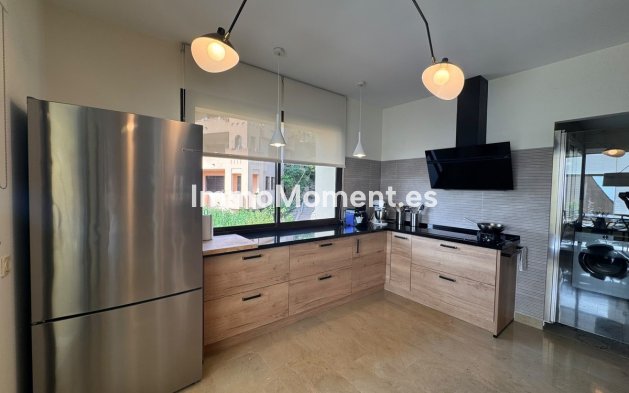 Resale - Apartment - Manilva